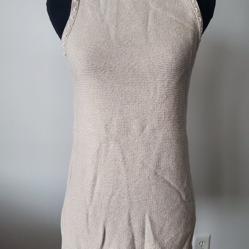 WHBM WOMENS SLEEVELESS TOP SIZE L